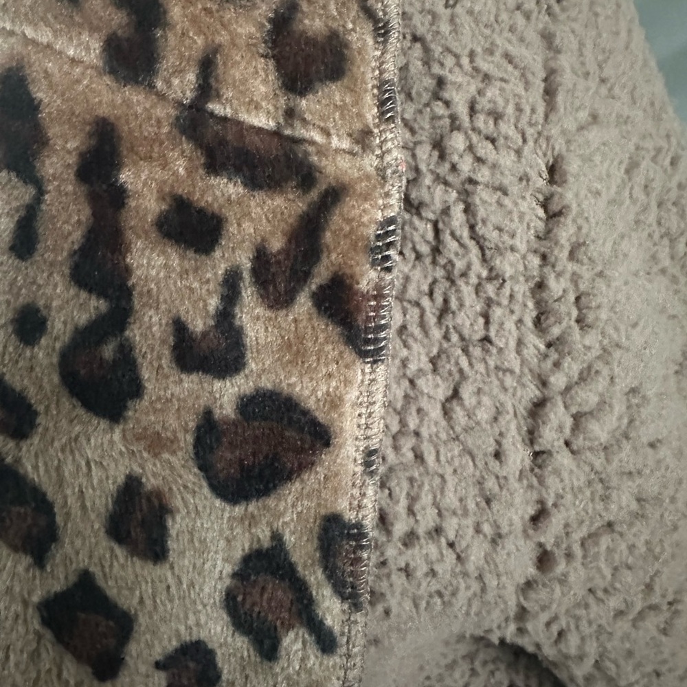 NWOT Love Riche Leopard Print Jacket - Picture 4 of 7